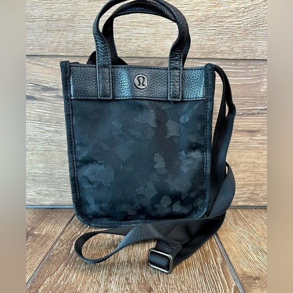Lululemon Now And Always Micro Tote Bag Fragment Camo Jacquard Black Deep Coal - Picture 3 of 13